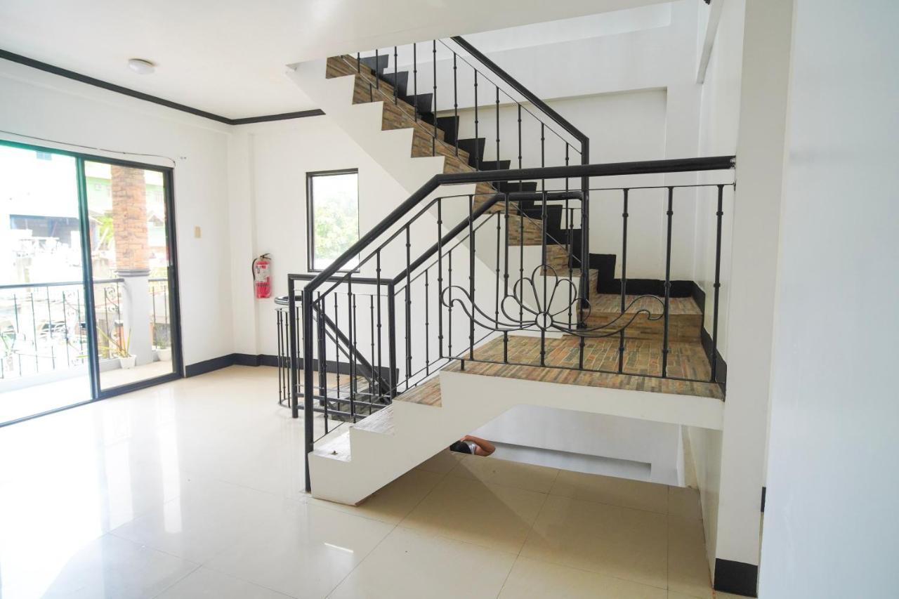 Amparo'S Tourist Inn - Coron Bagian luar foto