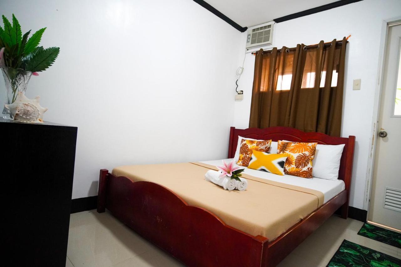 Amparo'S Tourist Inn - Coron Bagian luar foto