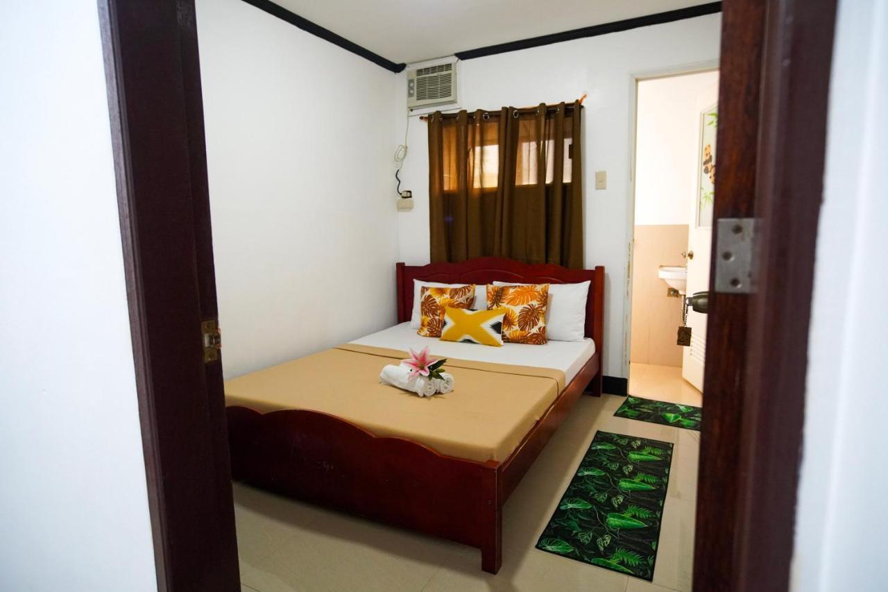 Amparo'S Tourist Inn - Coron Bagian luar foto