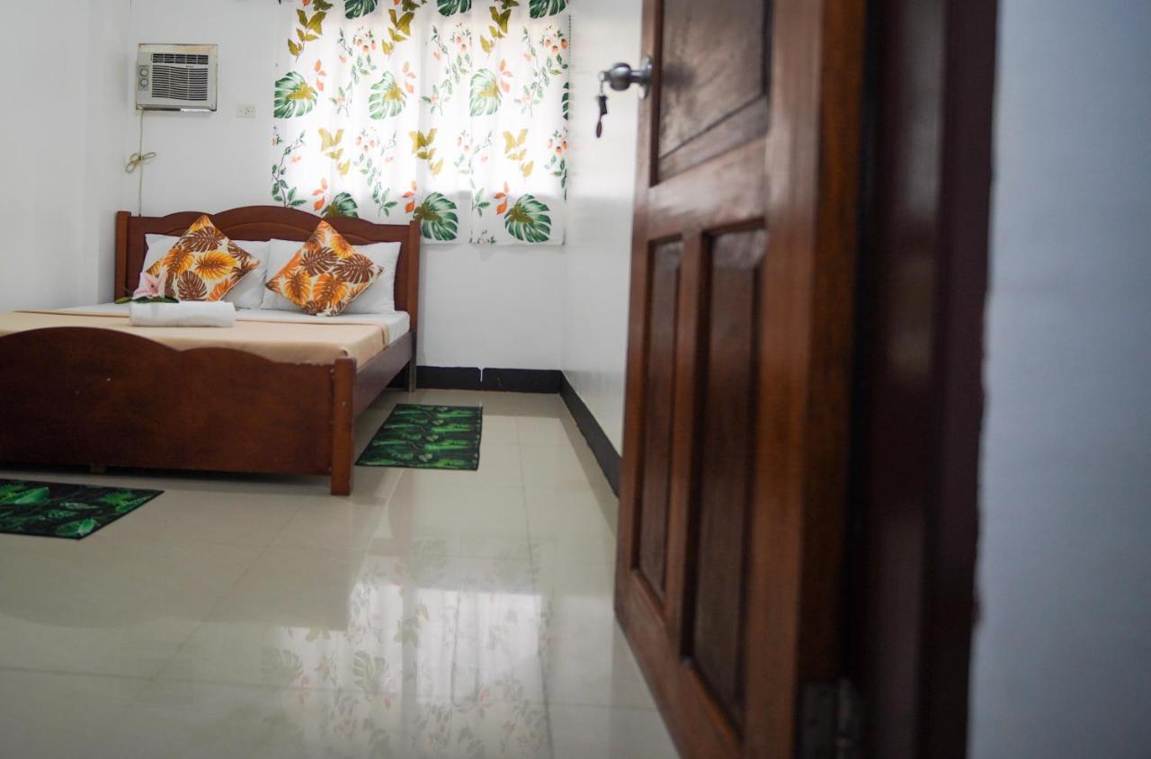 Amparo'S Tourist Inn - Coron Bagian luar foto