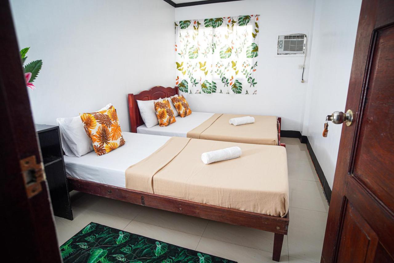 Amparo'S Tourist Inn - Coron Bagian luar foto