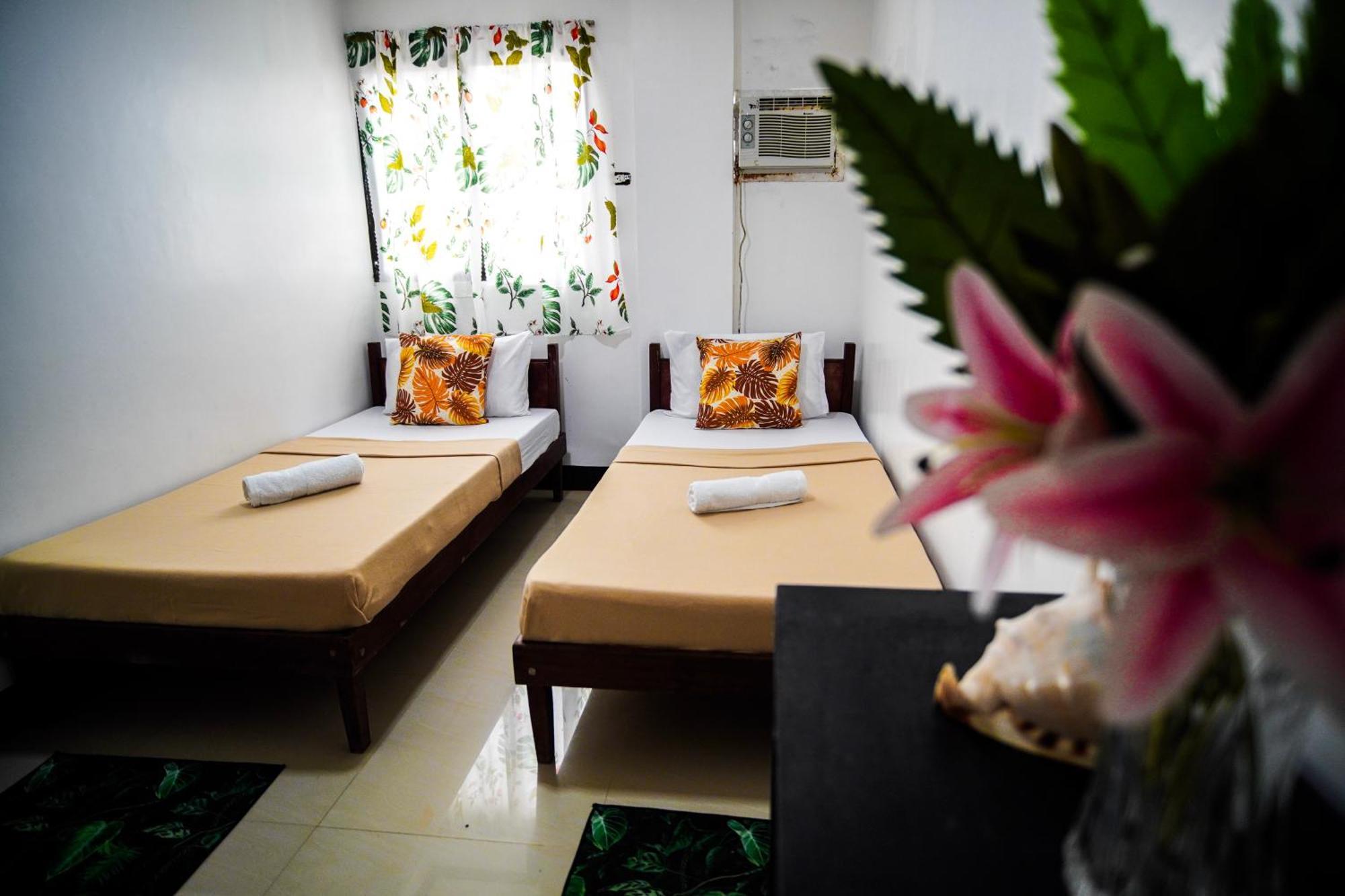 Amparo'S Tourist Inn - Coron Bagian luar foto